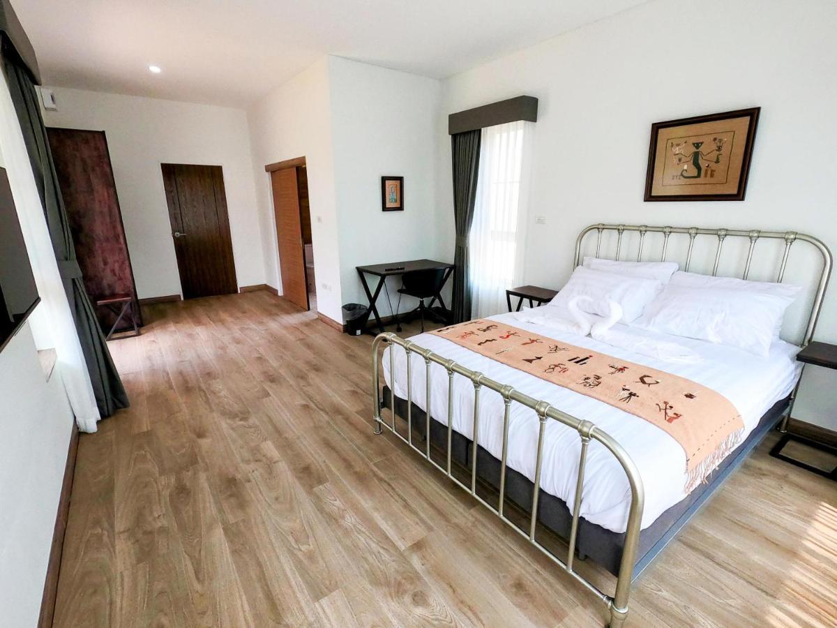Isan Golf & Adventure Hotel ウドーンターニー エクステリア 写真