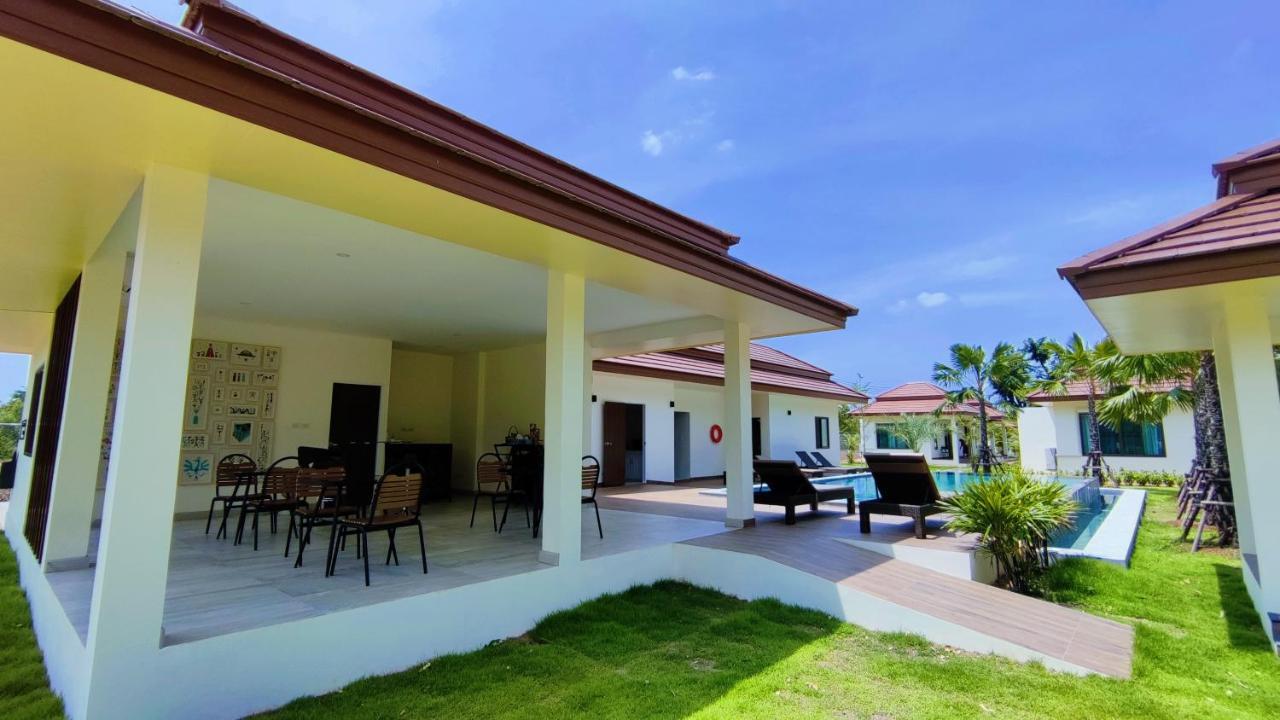 Isan Golf & Adventure Hotel ウドーンターニー エクステリア 写真